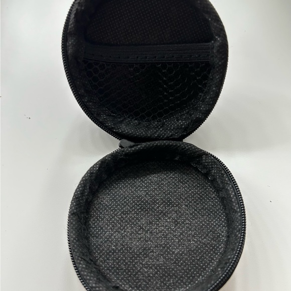 Zippered Round Clamshell Case - Picture 2 of 2